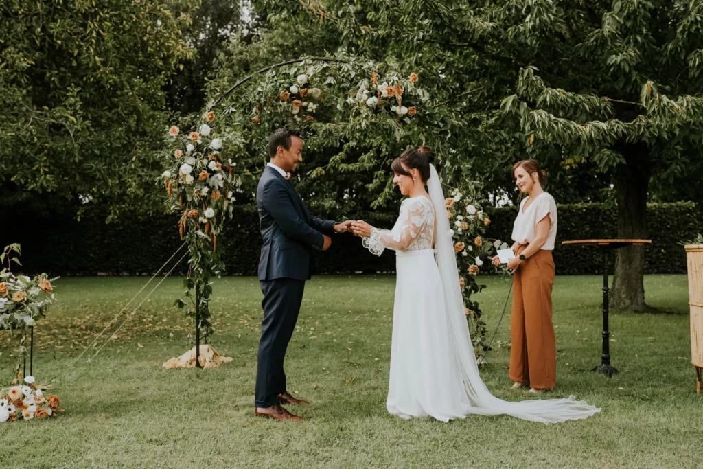 Cérémonie laïque : comment organiser un mariage inoubliable ?